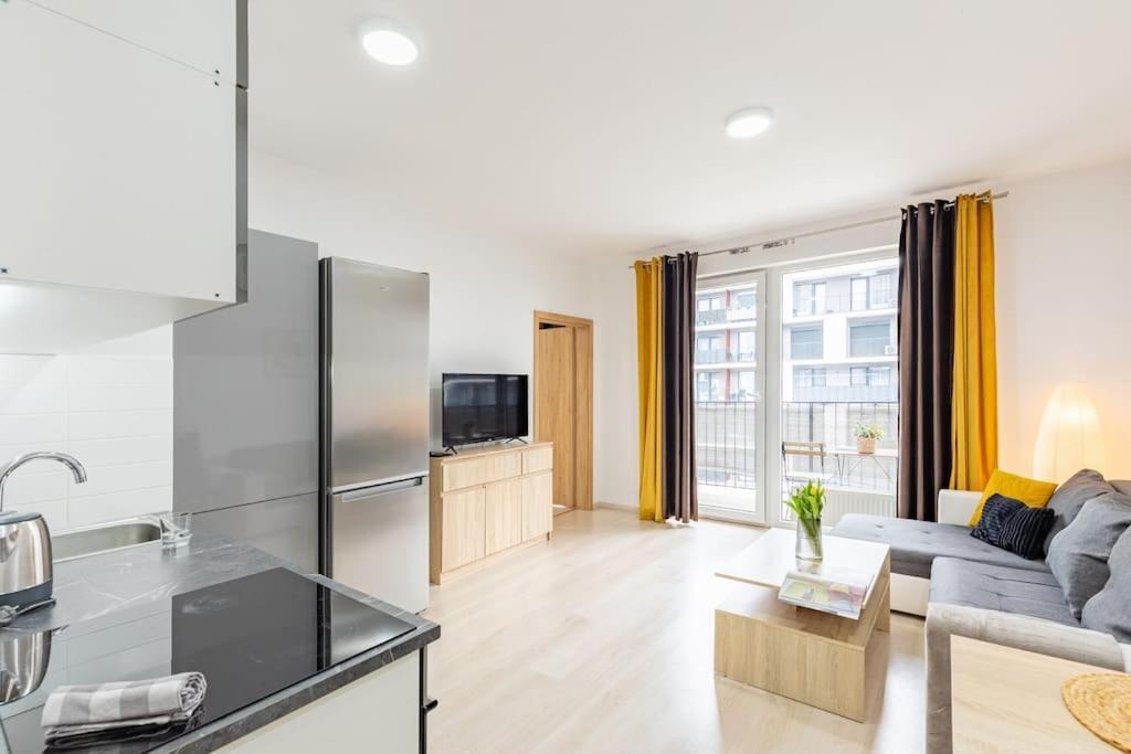 Cityscape Oasis: Active Studio Heaven Bratislava Ngoại thất bức ảnh