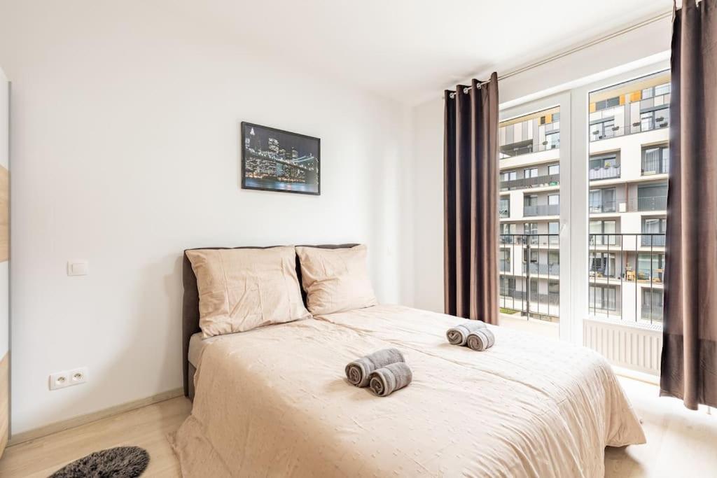 Cityscape Oasis: Active Studio Heaven Bratislava Ngoại thất bức ảnh