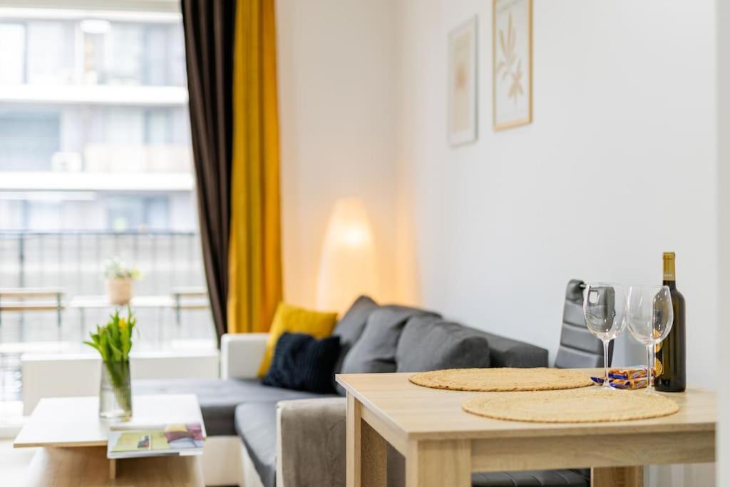 Cityscape Oasis: Active Studio Heaven Bratislava Ngoại thất bức ảnh