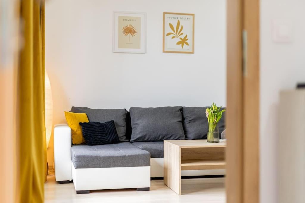 Cityscape Oasis: Active Studio Heaven Bratislava Ngoại thất bức ảnh
