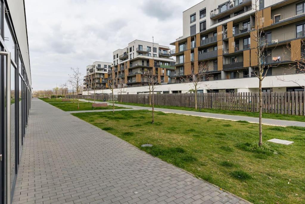 Cityscape Oasis: Active Studio Heaven Bratislava Ngoại thất bức ảnh